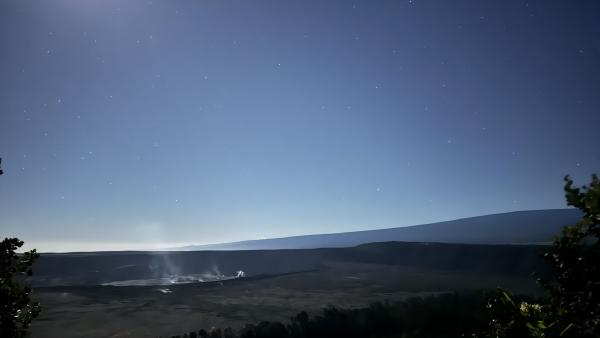 Hale Ma'uma'u Volcano(night), around Volcano House & Kilauea Visitor Center (8/13)