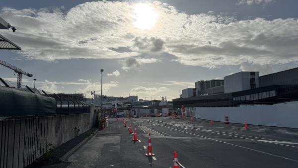 Auckland Airport (for transfer to Queenstown) (1/3)
