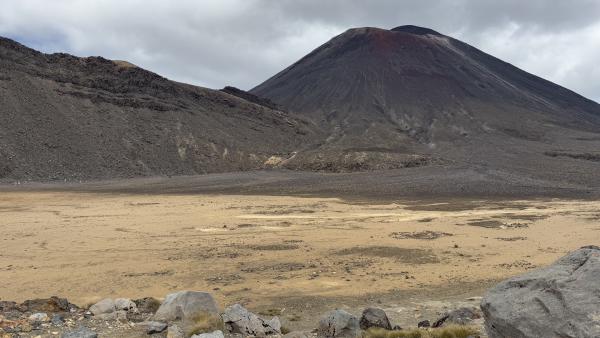 Tongariro Alpine Crossing (1/11)